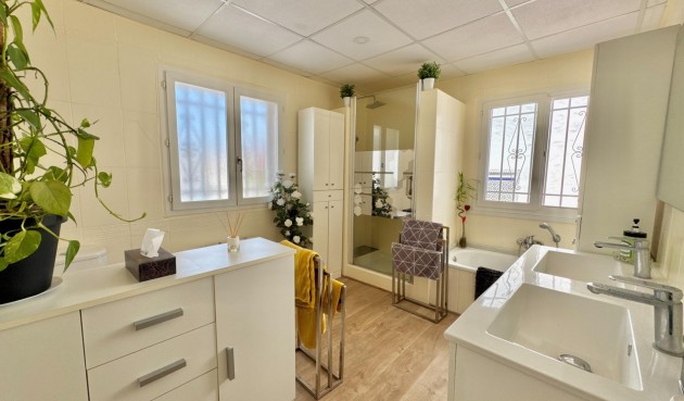 Återförsäljning - Villa -
Dolores - Comunidad Valenciana