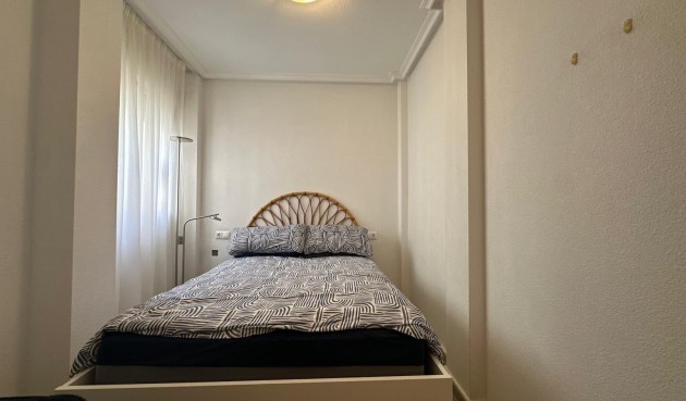 Återförsäljning - Apartment -
Torrevieja - Estacion De Autobuses