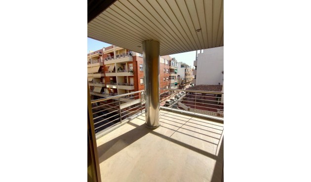 Brukt - Apartment -
Torrevieja - Estacion De Autobuses