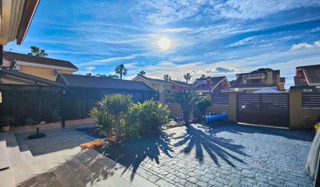 Brukt - Villa -
Guardamar del Segura - Costa Blanca