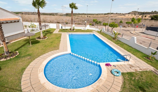 Reventa - Town House -
San Miguel de Salinas - Inland