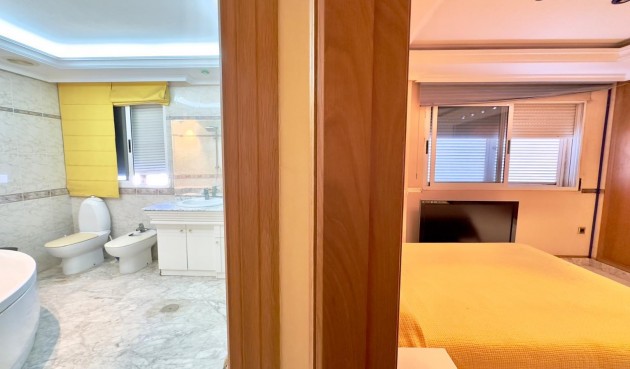 Återförsäljning - Takvåning -
Torrevieja - Centro