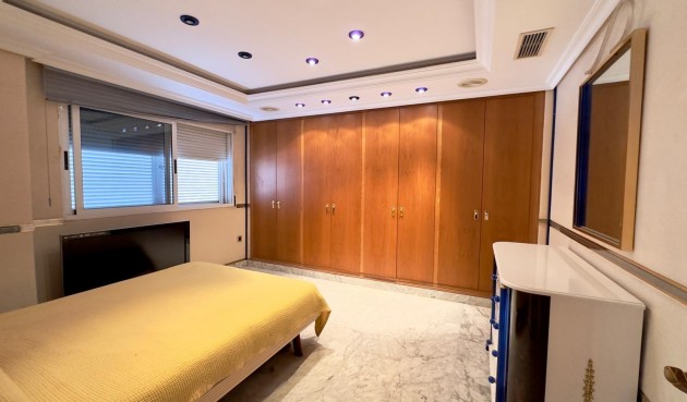 Återförsäljning - Takvåning -
Torrevieja - Centro