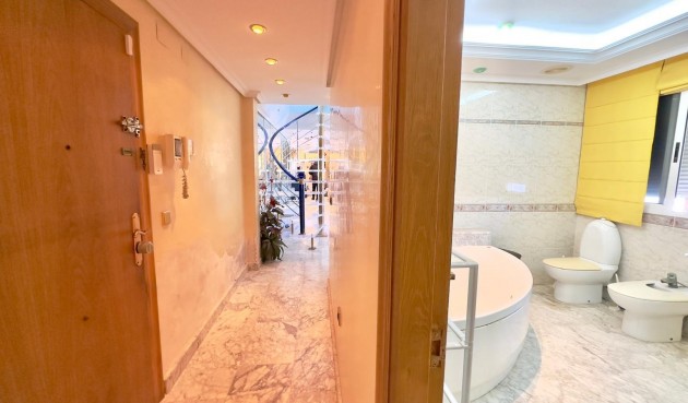 Återförsäljning - Takvåning -
Torrevieja - Centro