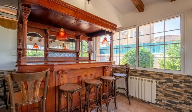 Resale - Villa -
Torrevieja - El Chaparral