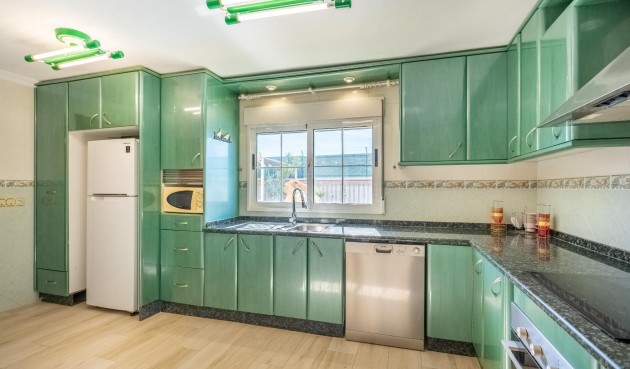 Resale - Villa -
Torrevieja - El Chaparral