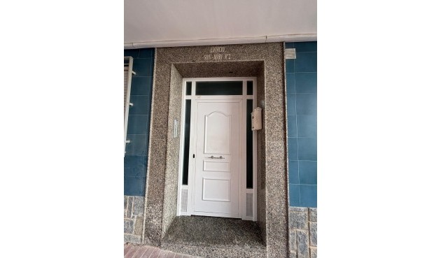 Återförsäljning - Apartment -
Torrevieja - Playa De Los Naufragos