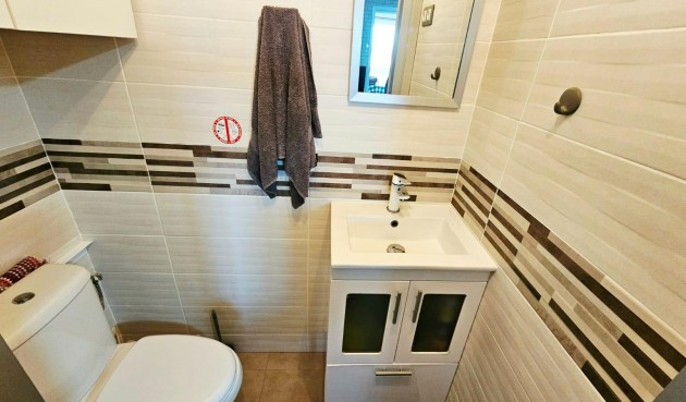 Brukt - Apartment -
Torrevieja - Playa De Los Naufragos