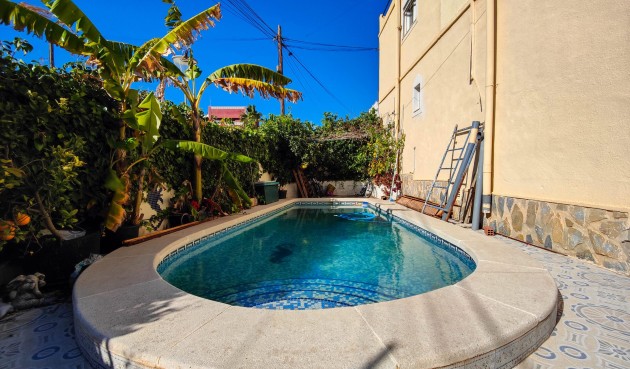 Reventa - Town House -
San Miguel de Salinas - Inland