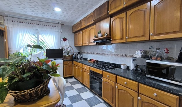 Brukt - Villa -
Sax - Inland