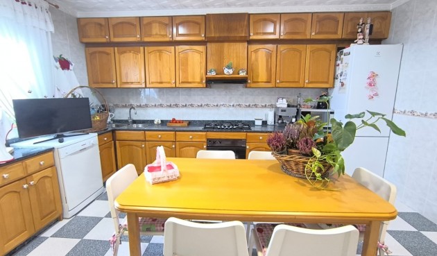 Brukt - Villa -
Sax - Inland