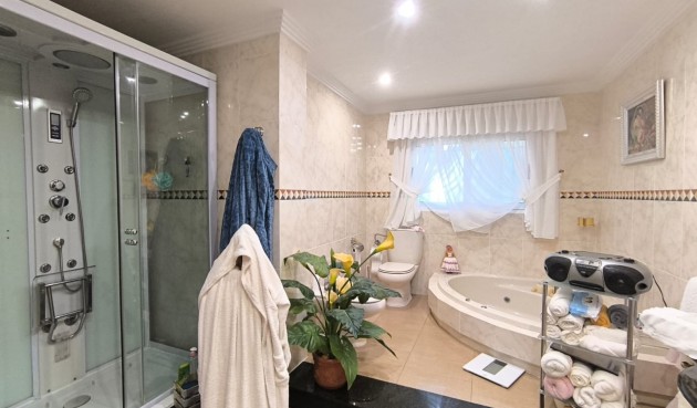 Brukt - Villa -
Sax - Inland