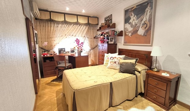 Brukt - Villa -
Sax - Inland