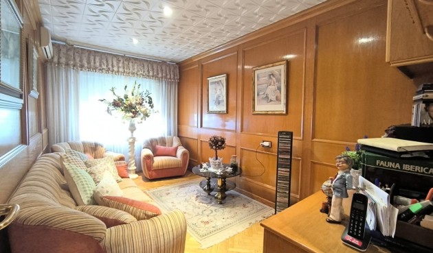 Brukt - Villa -
Sax - Inland