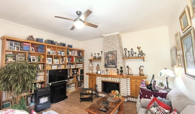 Brukt - Villa -
Sax - Inland