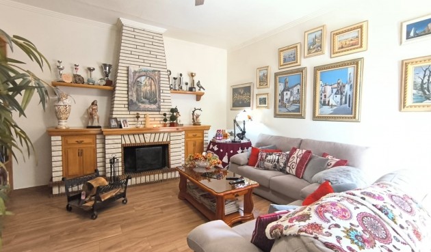 Brukt - Villa -
Sax - Inland