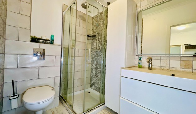 Brukt - Apartment -
Torrevieja - Miramar - Torre Del Moro