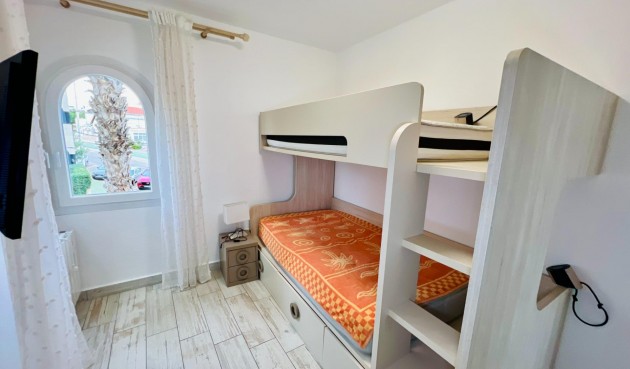 Brukt - Apartment -
Torrevieja - Miramar - Torre Del Moro
