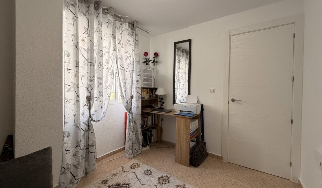 Reventa - Apartment -
Torrevieja - Urb. Calas Blancas III