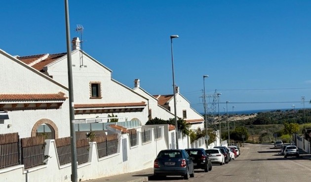 Reventa - Town House -
San Miguel de Salinas - Inland