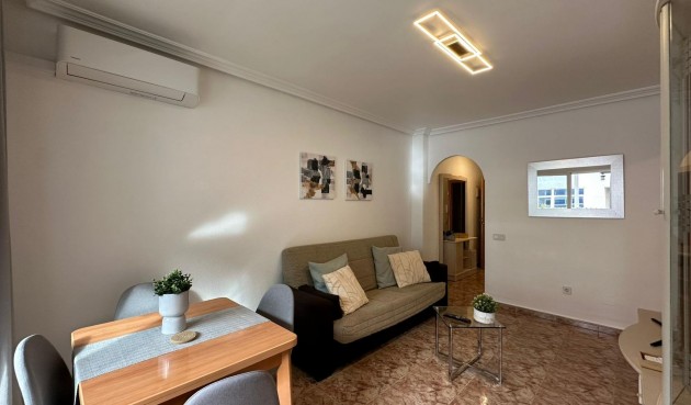 Brukt - Apartment -
Torrevieja - Estacion De Autobuses