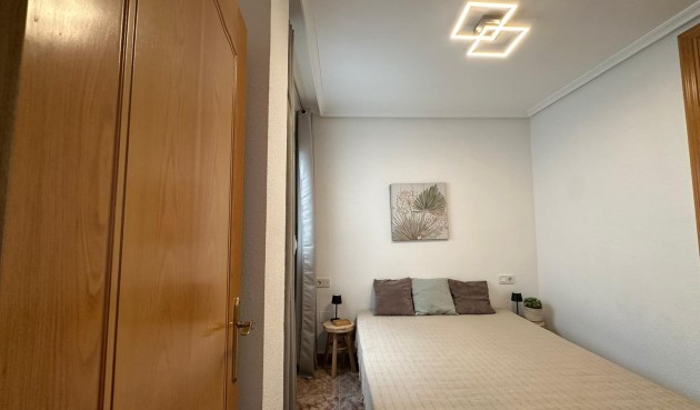 Brukt - Apartment -
Torrevieja - Estacion De Autobuses