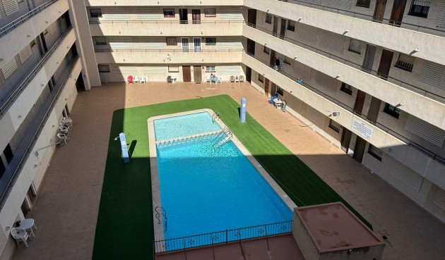 Brukt - Toppleilighet -
Torrevieja - Estacion De Autobuses