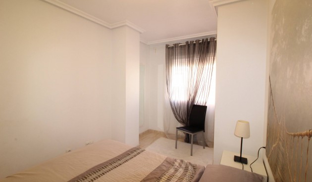 Återförsäljning - Apartment -
Torrevieja - Centro