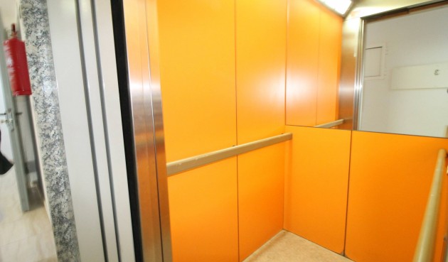 Återförsäljning - Apartment -
Torrevieja - Centro