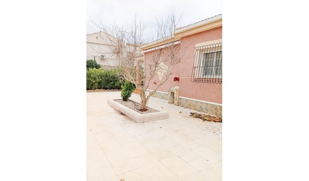 Brukt - Villa -
Torrevieja - La Siesta - El Salado - Torreta