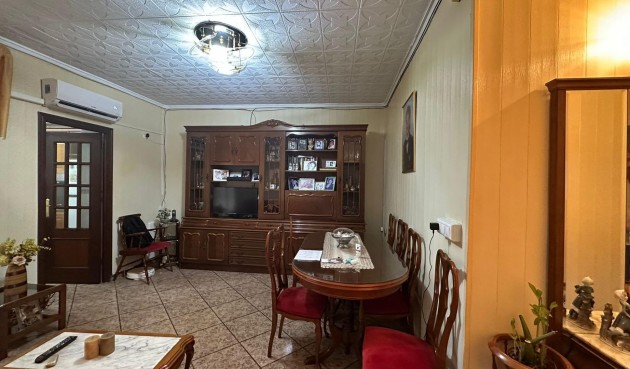 Brukt - Apartment -
Torrevieja - Estacion De Autobuses