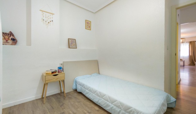 Brukt - Apartment -
Torrevieja - Estacion De Autobuses