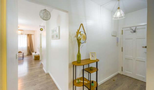 Brukt - Apartment -
Torrevieja - Estacion De Autobuses