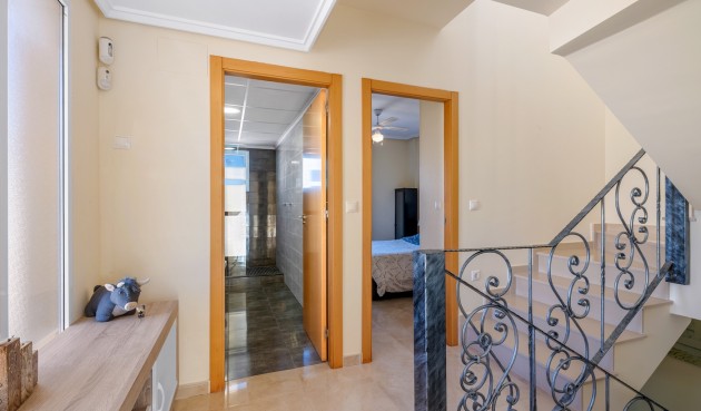 Brukt - Villa -
Orihuela Costa - Costa Blanca