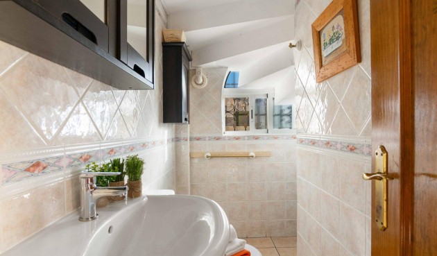 Brukt - Town House -
Orihuela Costa - Los Almendros-la Florida