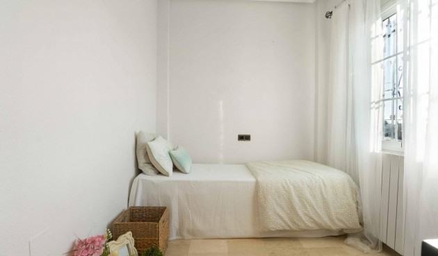 Brukt - Town House -
Orihuela Costa - Los Almendros-la Florida