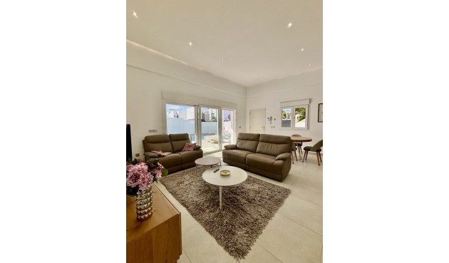 Brukt - Villa -
Benijofar - Costa Blanca