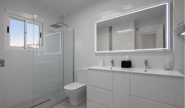 Brukt - Quad House -
La Zenia - Costa Blanca