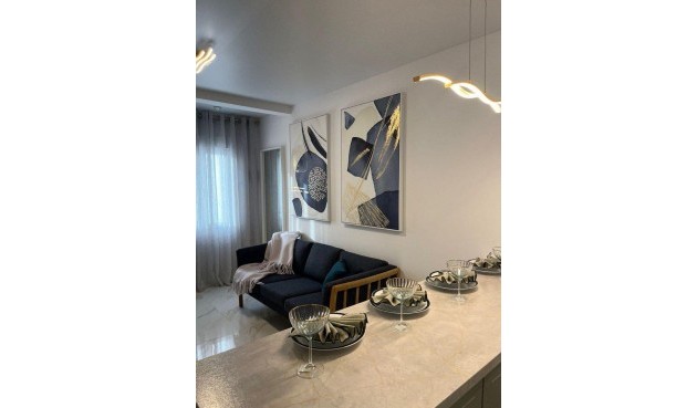 Reventa - Town House -
Torrevieja - Torretas