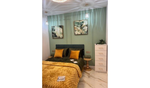 Reventa - Town House -
Torrevieja - Torretas