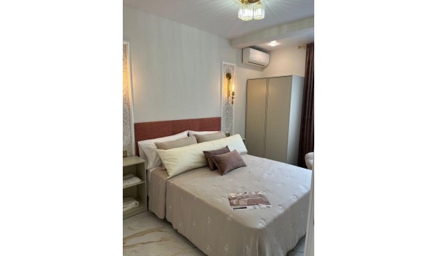 Reventa - Town House -
Torrevieja - Torretas