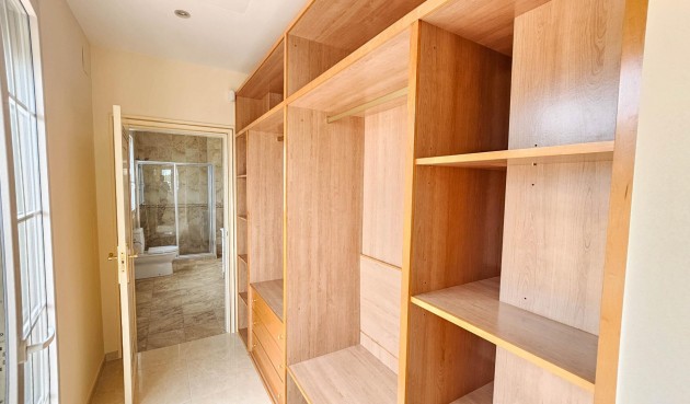 Återförsäljning - Villa -
Cabo Roig