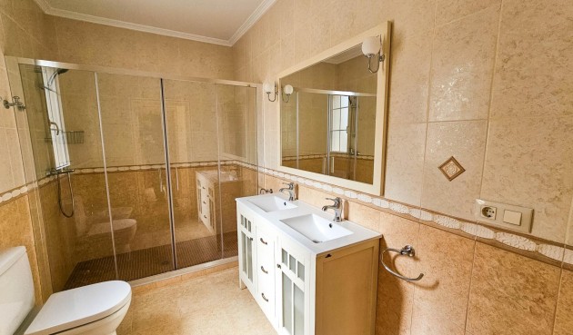 Återförsäljning - Villa -
Cabo Roig