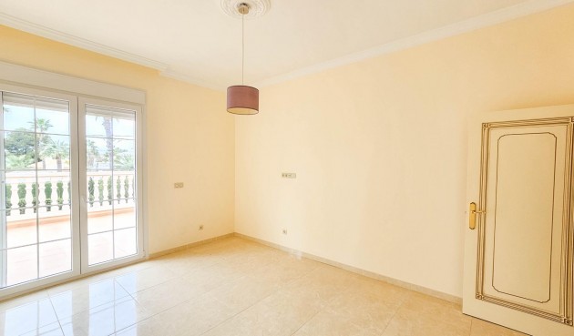 Återförsäljning - Villa -
Cabo Roig