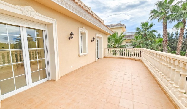 Återförsäljning - Villa -
Cabo Roig