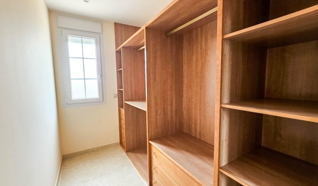 Återförsäljning - Villa -
Cabo Roig