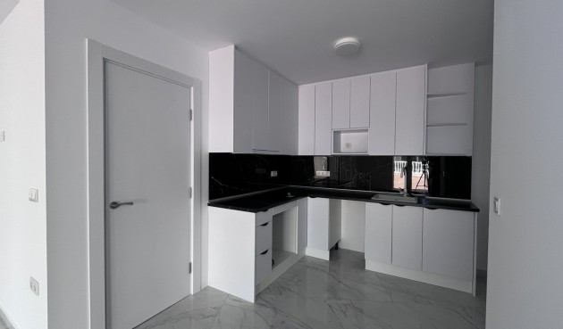 Resale - Bungalow -
Torrevieja