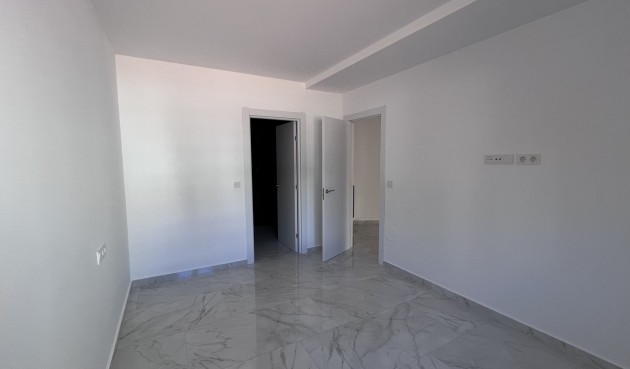 Resale - Bungalow -
Torrevieja