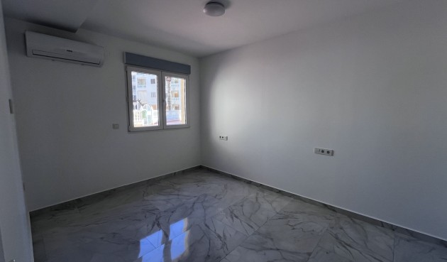 Resale - Bungalow -
Torrevieja