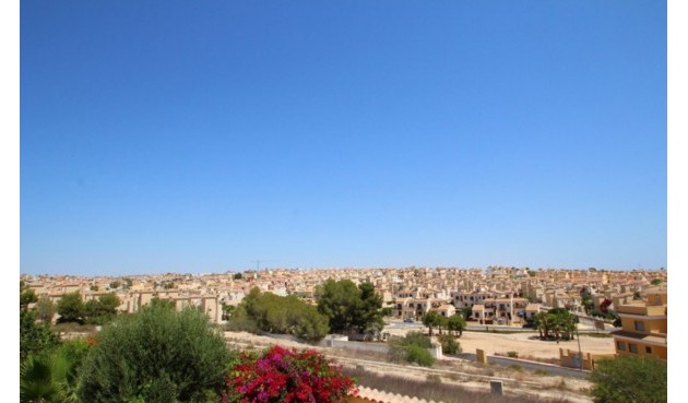 Brukt - Villa -
Villamartin - Costa Blanca